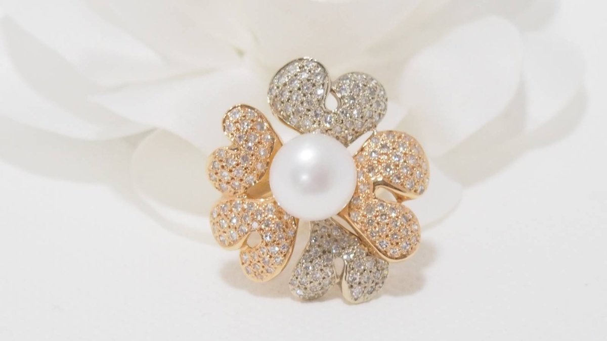 Bague Fleur en or 3 tons diamants et perle de culture - Castafiore