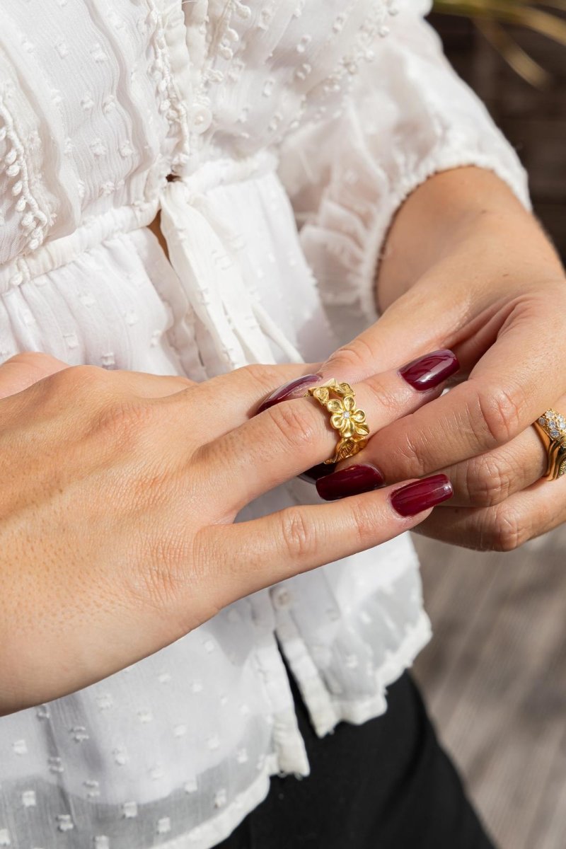 Bague Fleur en or jaune et diamants - Castafiore