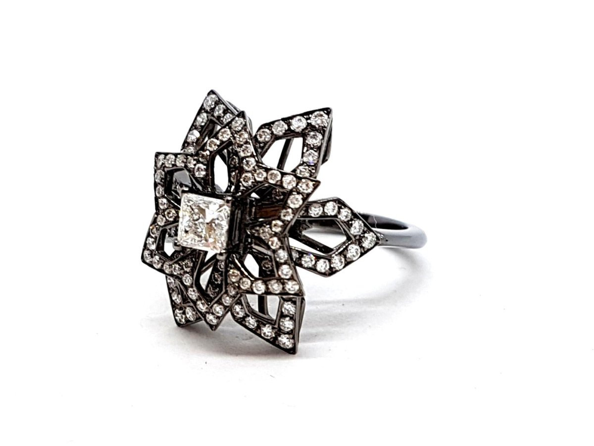 Bague Fleur Or noir Diamant - Castafiore