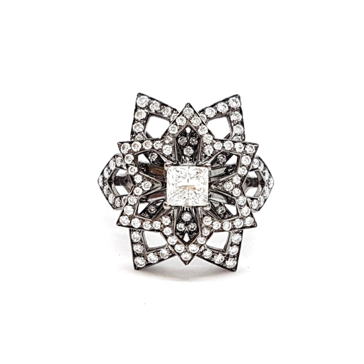 Bague Fleur Or noir Diamant - Castafiore