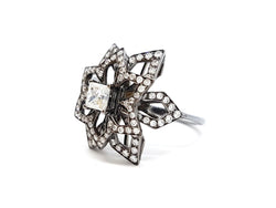 Bague Fleur Or noir Diamant - Castafiore