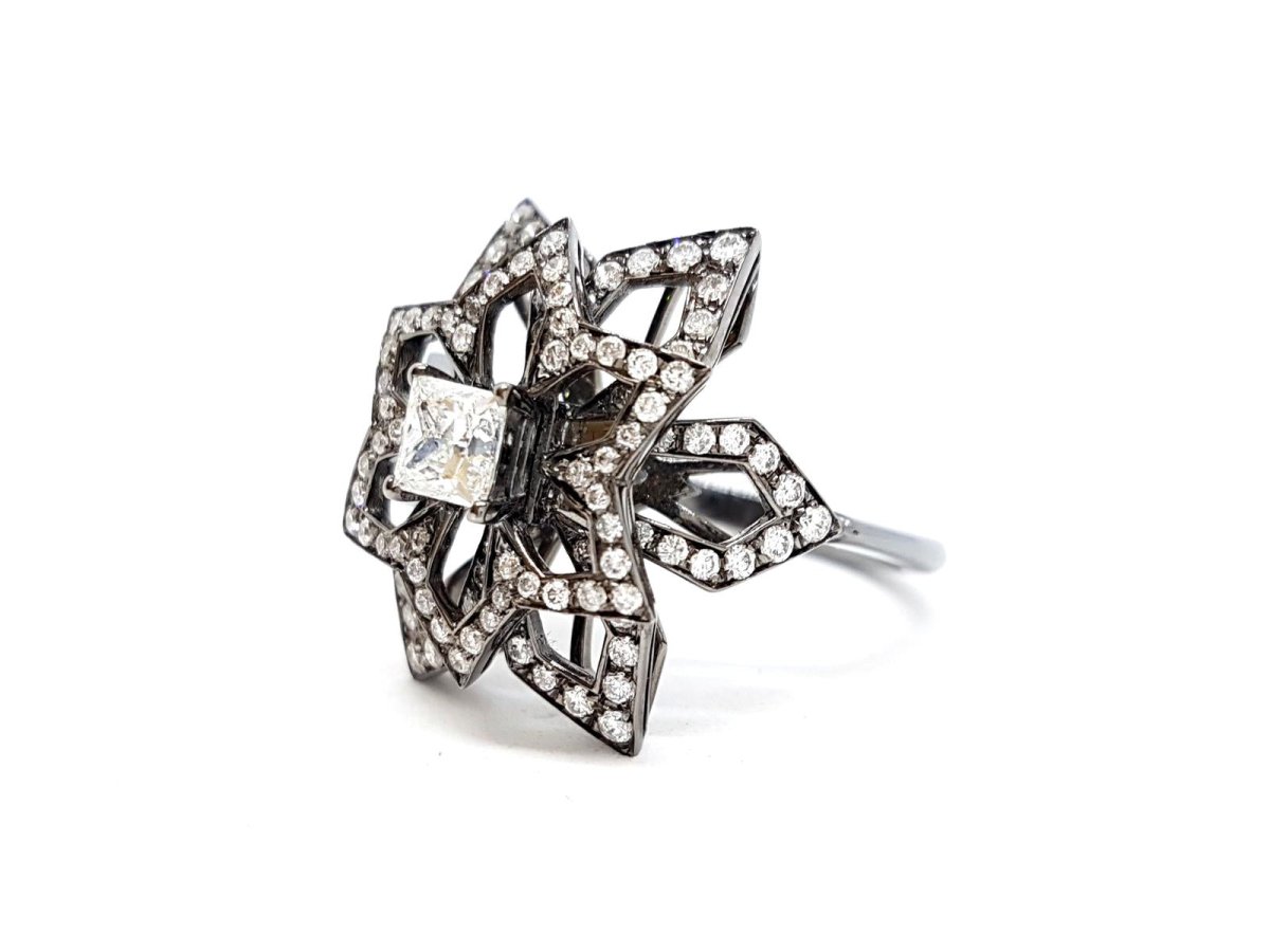 Bague Fleur Or noir Diamant - Castafiore
