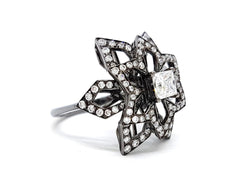 Bague Fleur Or noir Diamant - Castafiore