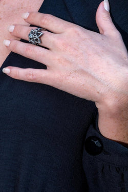 Bague Fleur Or noir Diamant - Castafiore