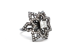 Bague Fleur Or noir Diamant - Castafiore