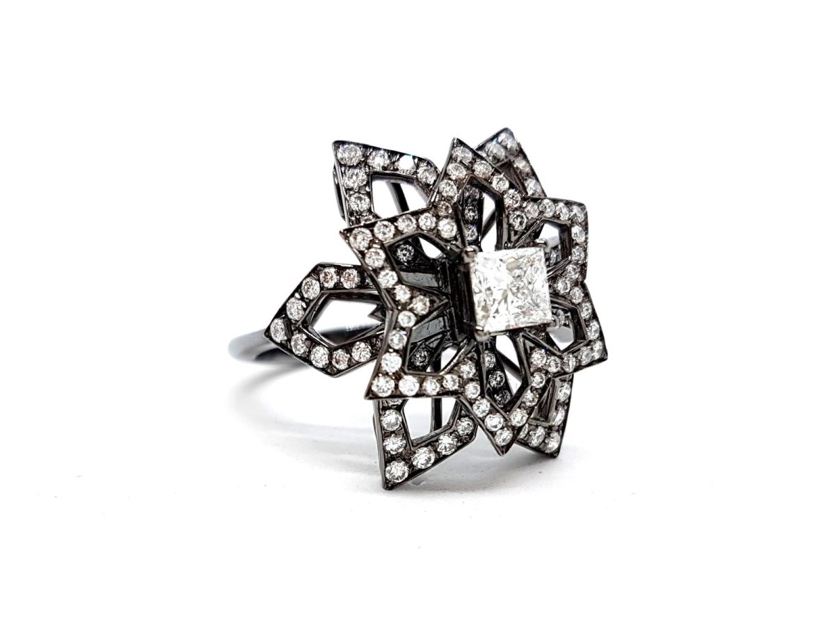 Bague Fleur Or noir Diamant - Castafiore