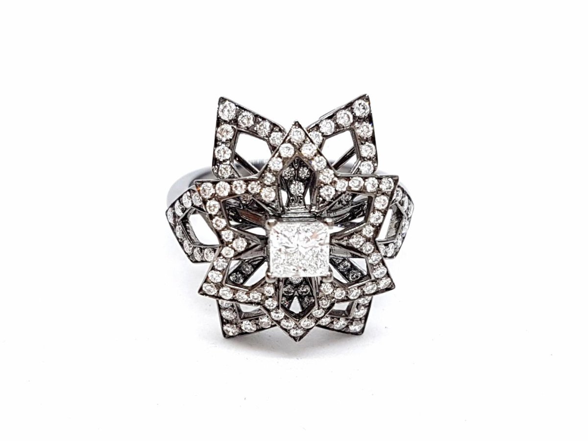 Bague Fleur Or noir Diamant - Castafiore