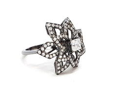 Bague Fleur Or noir Diamant - Castafiore
