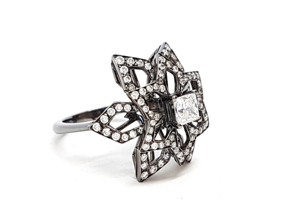 Bague Fleur Or noir Diamant - Castafiore