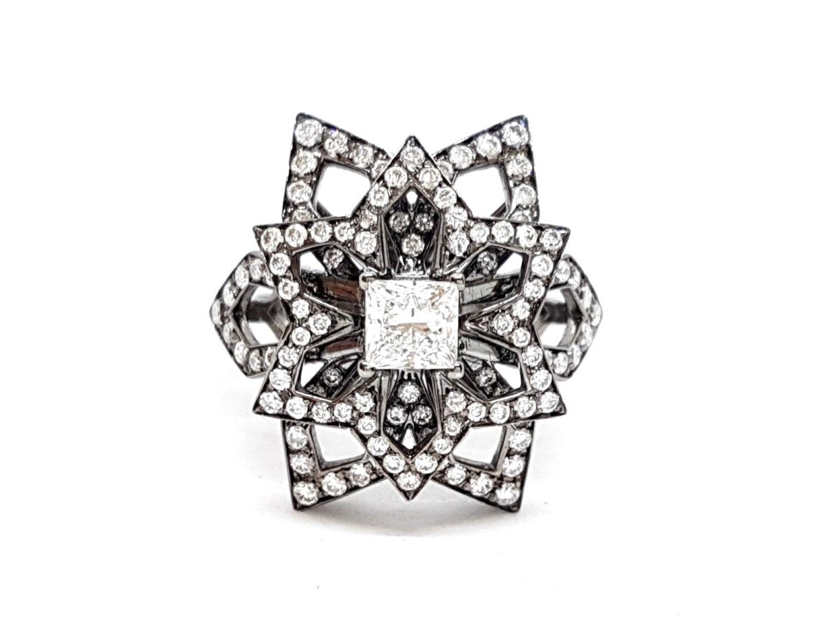 Bague Fleur Or noir Diamant - Castafiore
