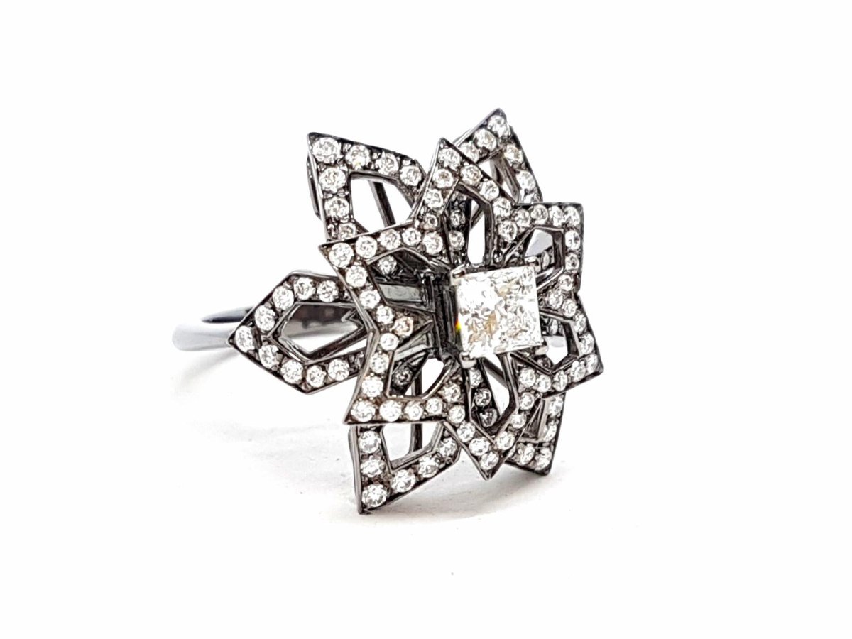 Bague Fleur Or noir Diamant - Castafiore