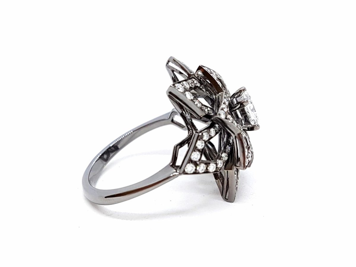 Bague Fleur Or noir Diamant - Castafiore