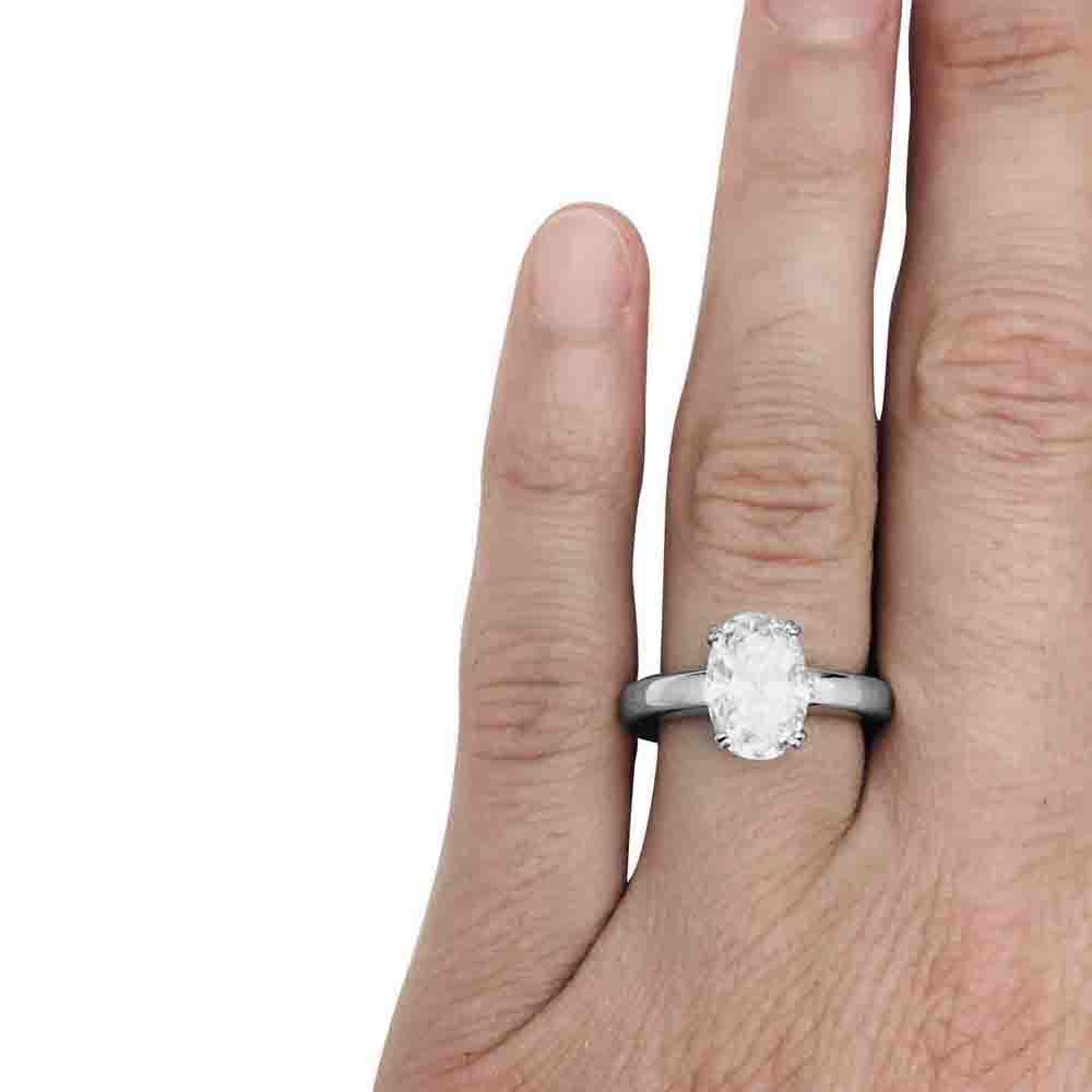 Bague jonc en or blanc, diamant ovale 2,29 cts, H/SI1 - Castafiore