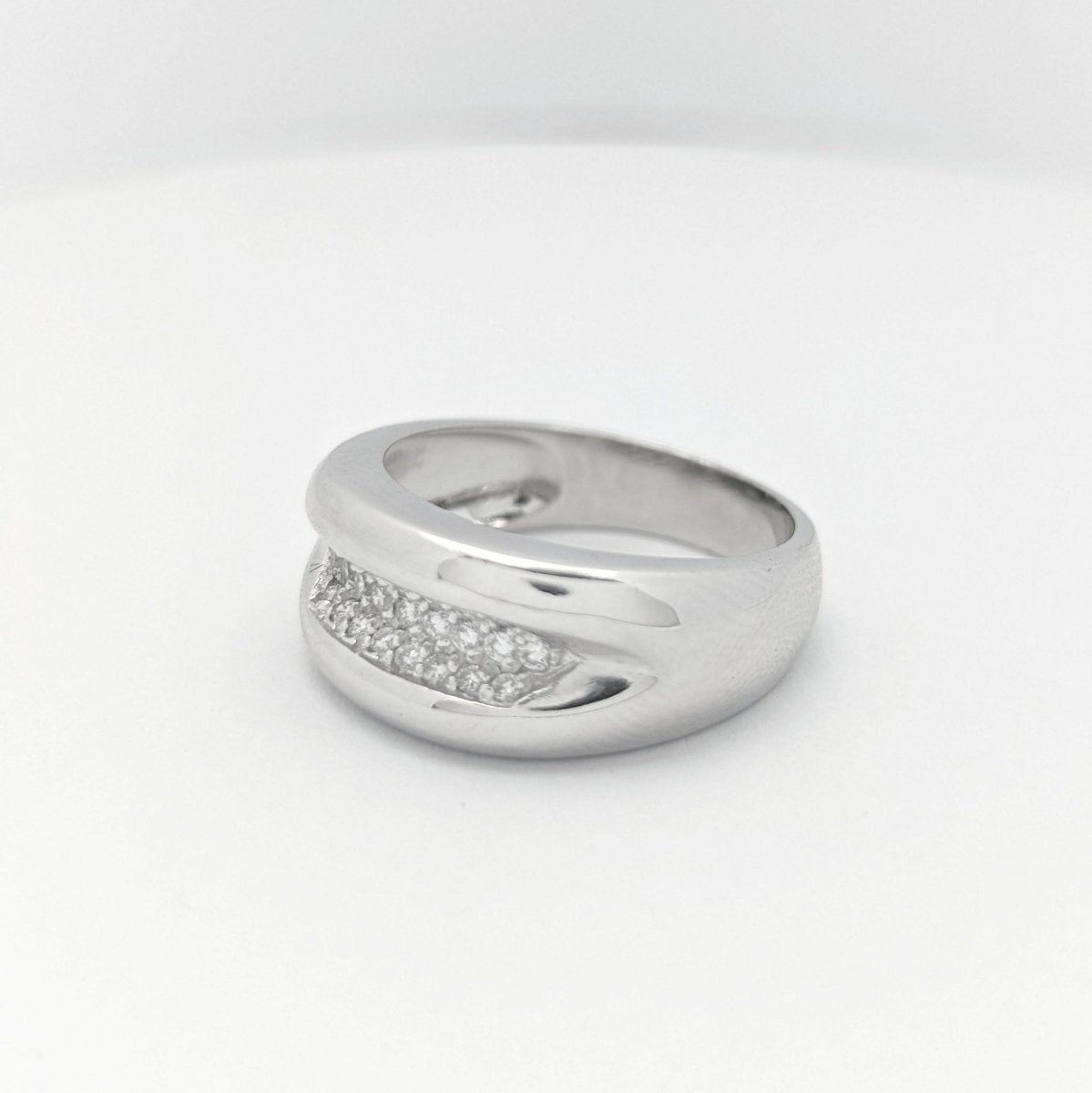 Bague Jonc en or blanc et diamants - Castafiore