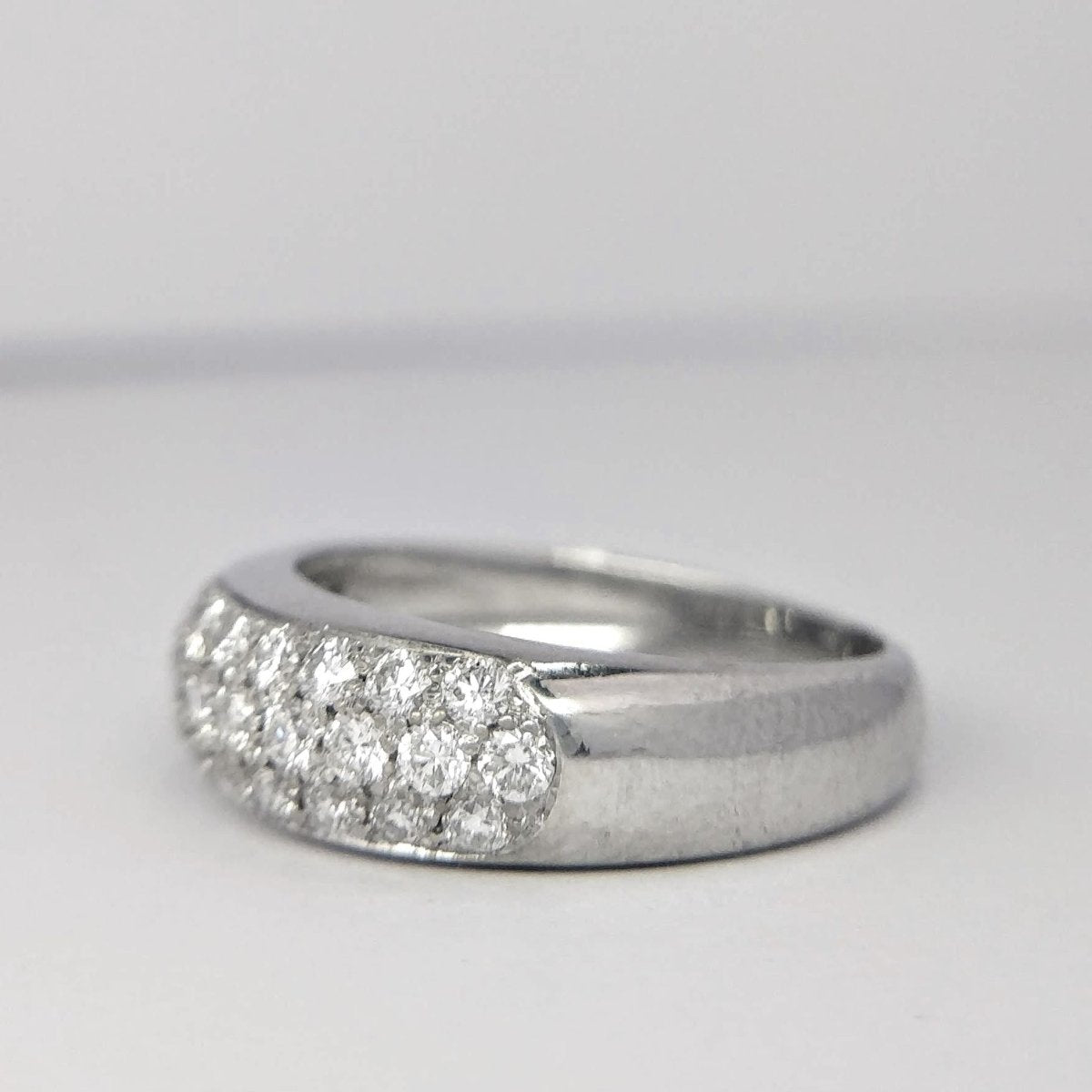 Bague jonc en or blanc et diamants - Castafiore
