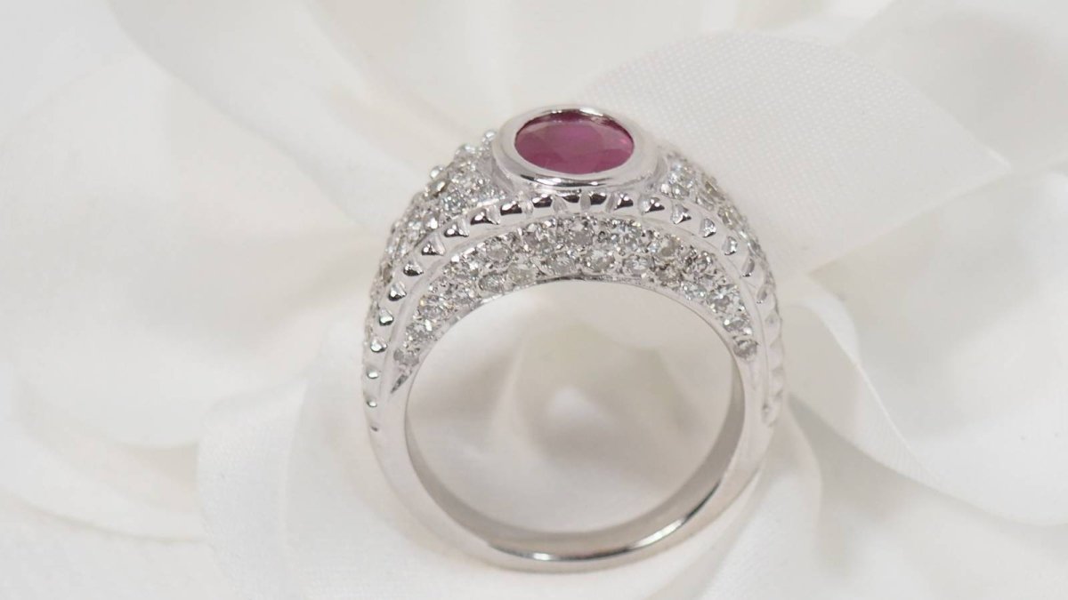 Bague Jonc en or blanc, rubis et diamants - Castafiore