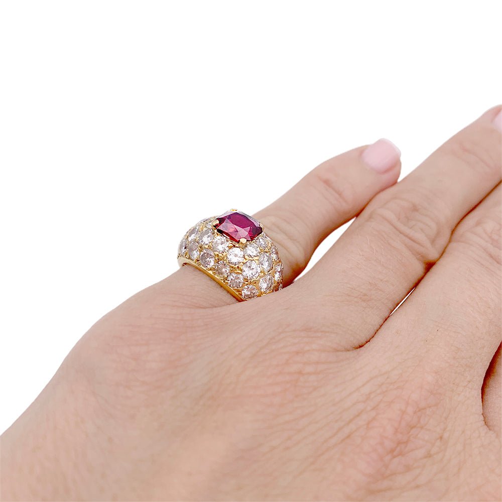 Bague Jonc M.GÉRARD en or jaune, diamants et rubis - Castafiore