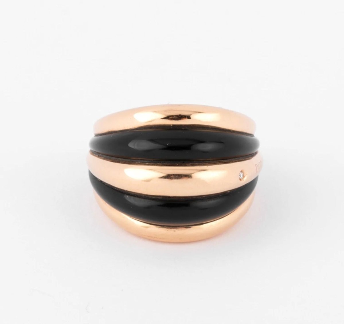 Bague jonc or rose et onyx de la maison Damiani - Castafiore