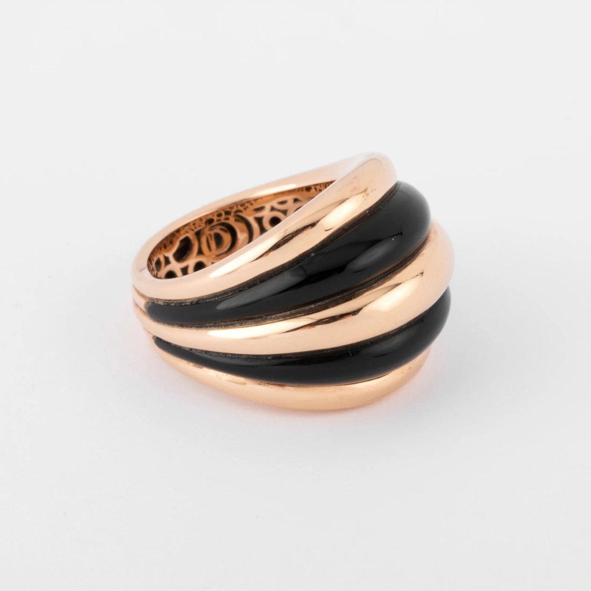 Bague jonc or rose et onyx de la maison Damiani - Castafiore