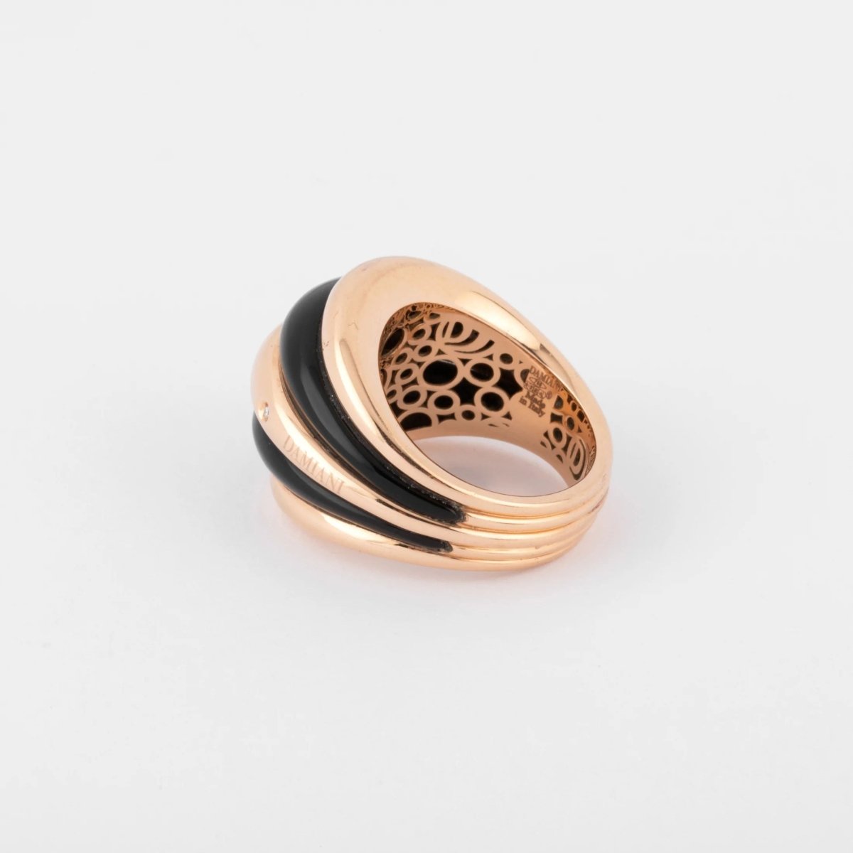 Bague jonc or rose et onyx de la maison Damiani - Castafiore