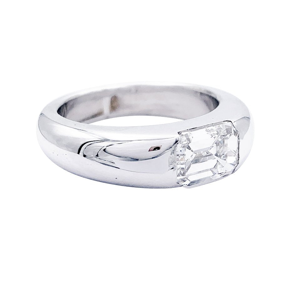 Bague jonc sertie d'une diamant taille émeraude - Castafiore