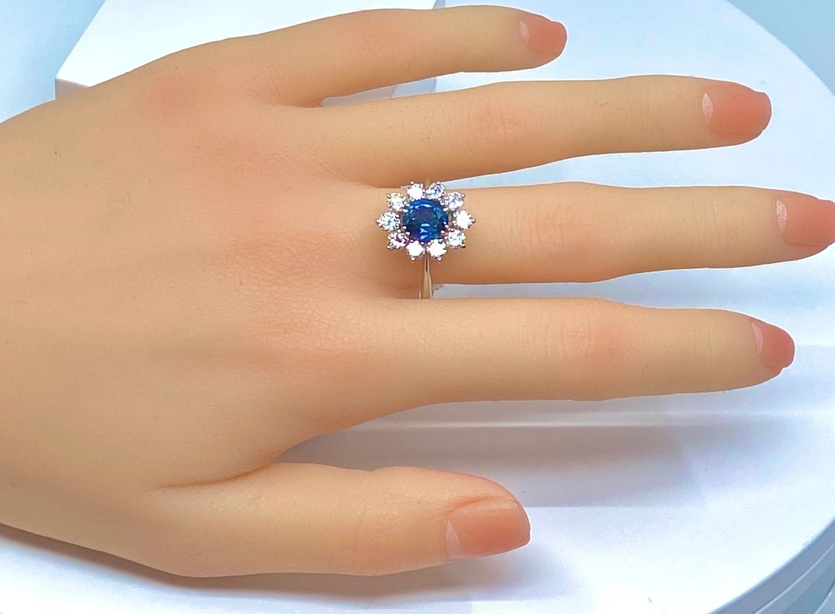 Bague marguerite en or 18 carats en saphir et diamants - Castafiore