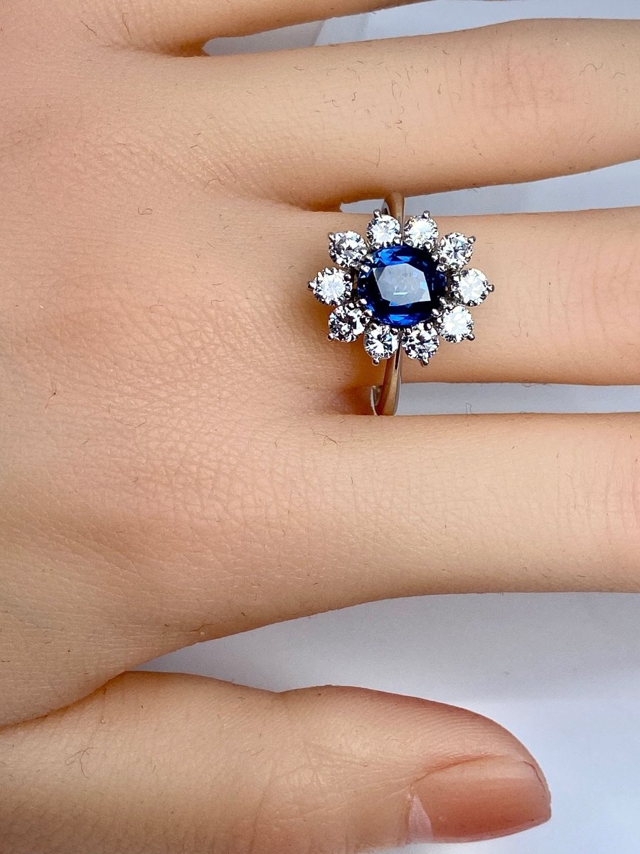 Bague marguerite en or 18 carats en saphir et diamants - Castafiore