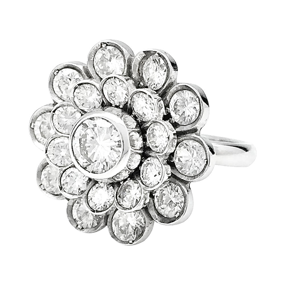 Bague marguerite en or blanc, diamants - Castafiore