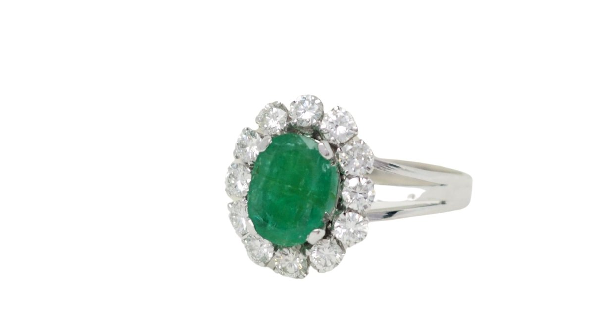 Bague Marguerite en or blanc, émeraude et diamants - Castafiore