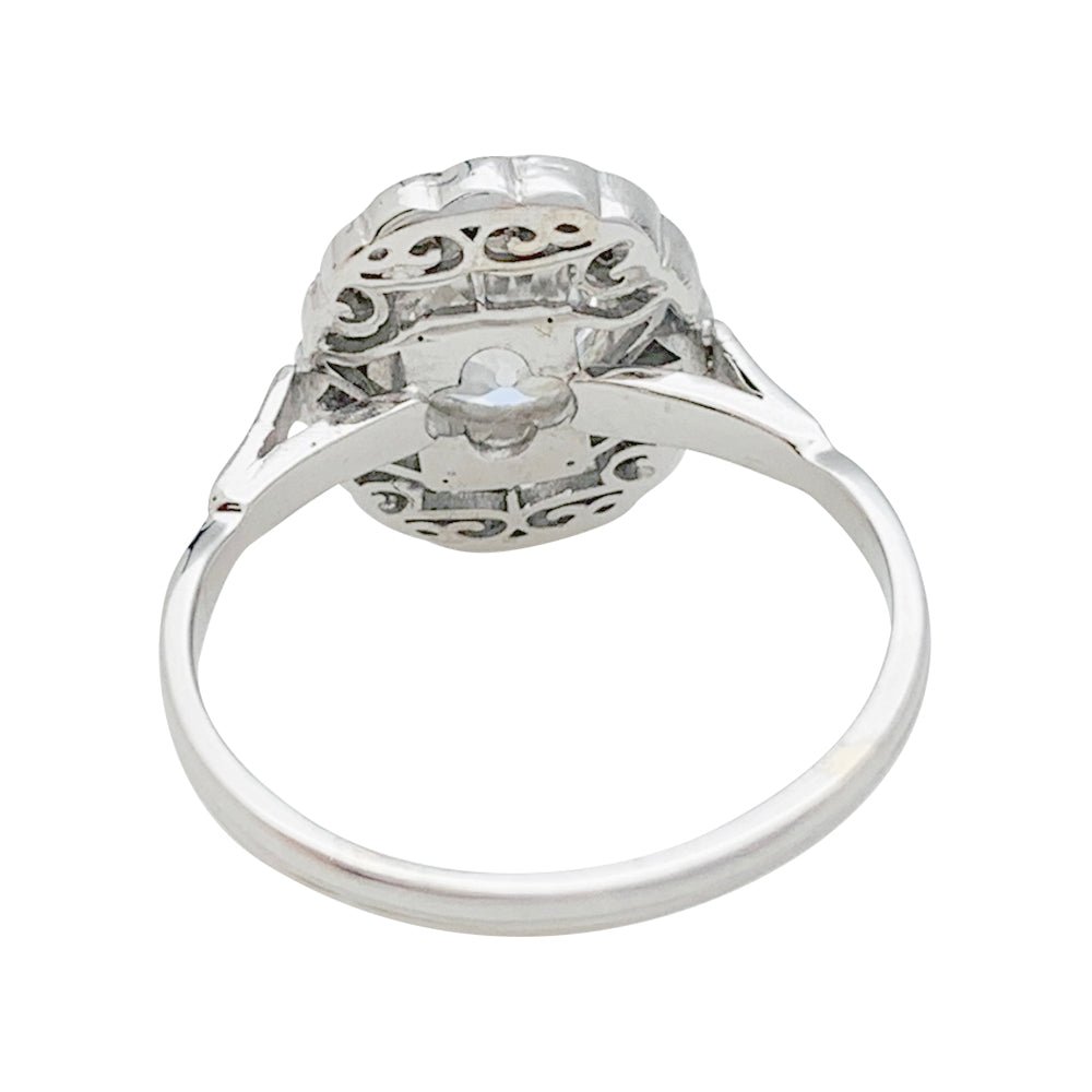 Bague marguerite en or blanc et diamants - Castafiore