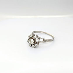 Bague Marguerite en or blanc et diamants - Castafiore