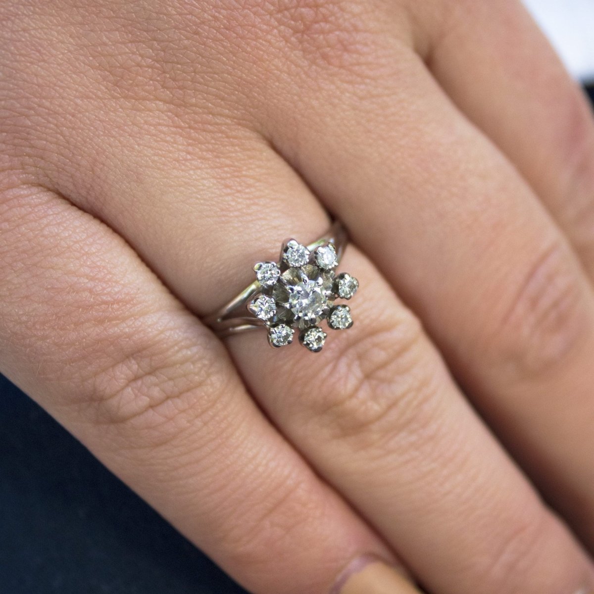 Bague Marguerite en or blanc et diamants - Castafiore