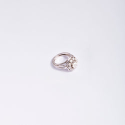 Bague Marguerite en or blanc et diamants - Castafiore