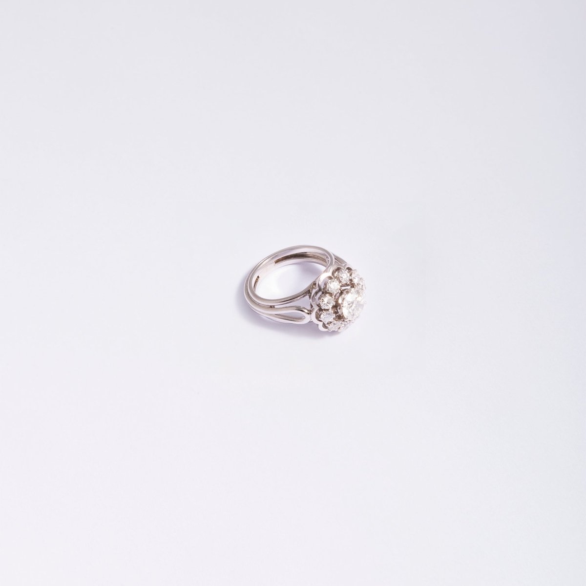 Bague Marguerite en or blanc et diamants - Castafiore