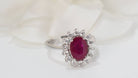 Bague marguerite en or blanc, rubis et diamants - Castafiore