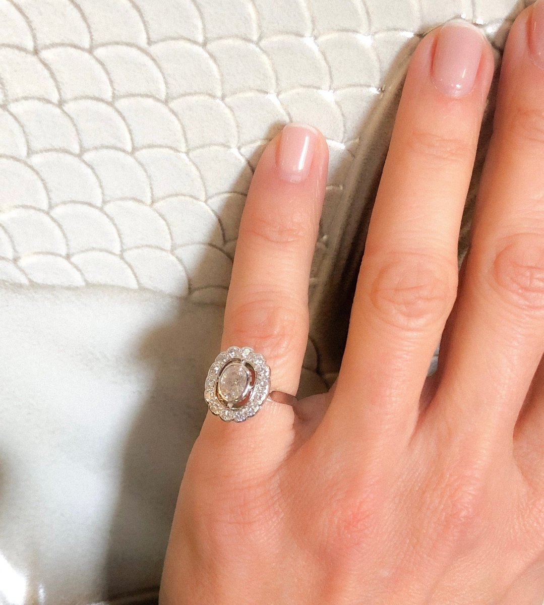 Bague marguerite en or gris et diamant - Castafiore