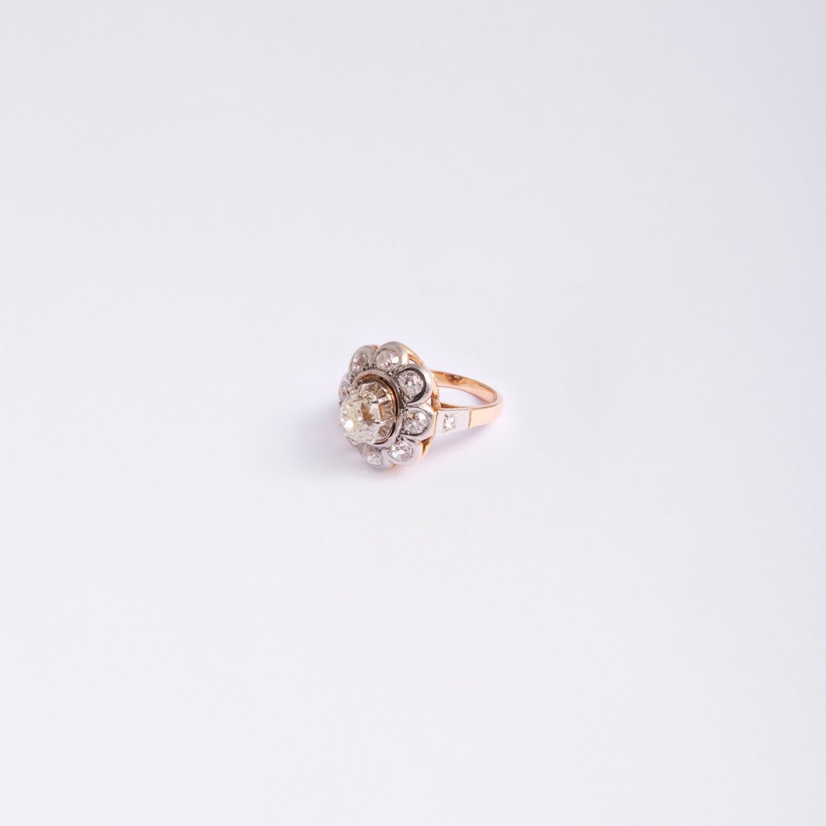 Bague Marguerite en or jaune et or blanc et en diamants - Castafiore