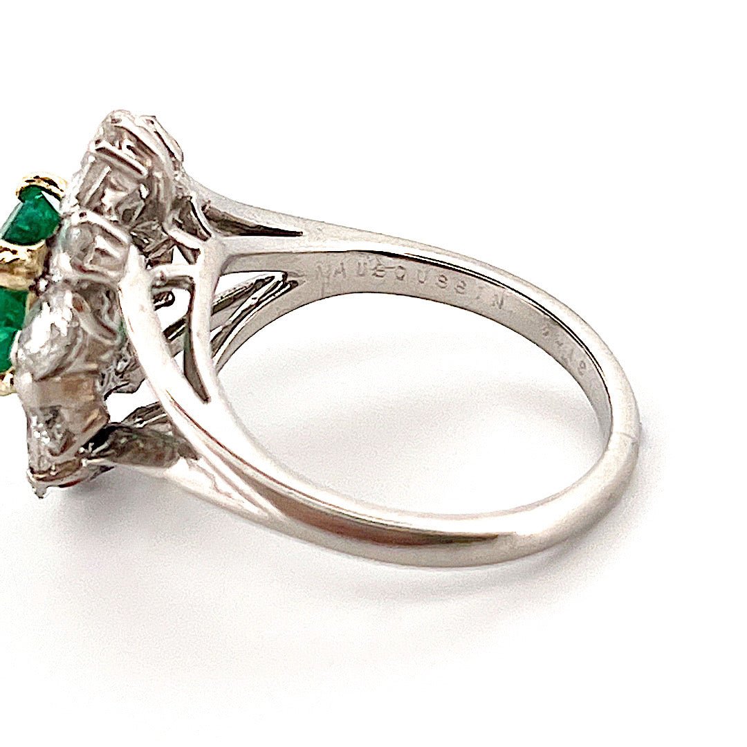 Bague Marguerite MAUBOUSSIN en or blanc, émeraude et diamants - Castafiore