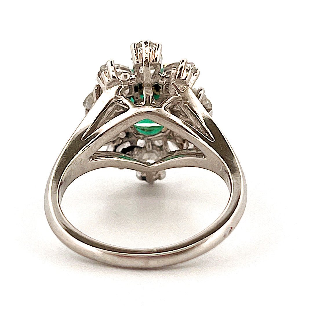 Bague Marguerite MAUBOUSSIN en or blanc, émeraude et diamants - Castafiore