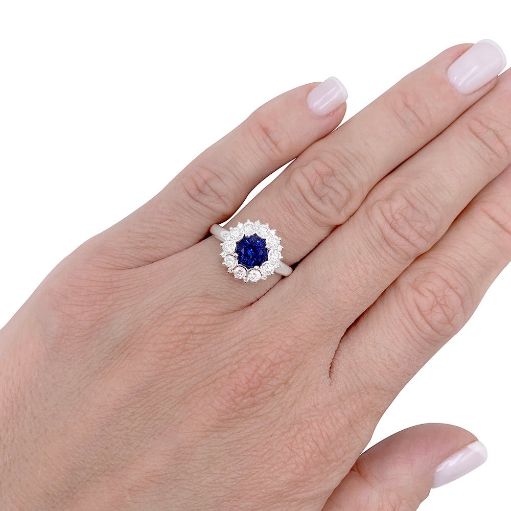 Bague marguerite saphir entourage diamants - Castafiore