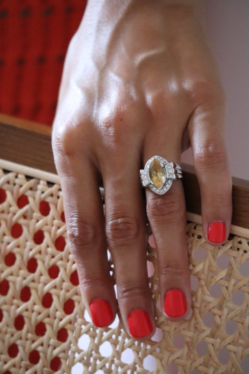 Bague Marquise en or blanc sertie d'une citrine et diamants - Castafiore