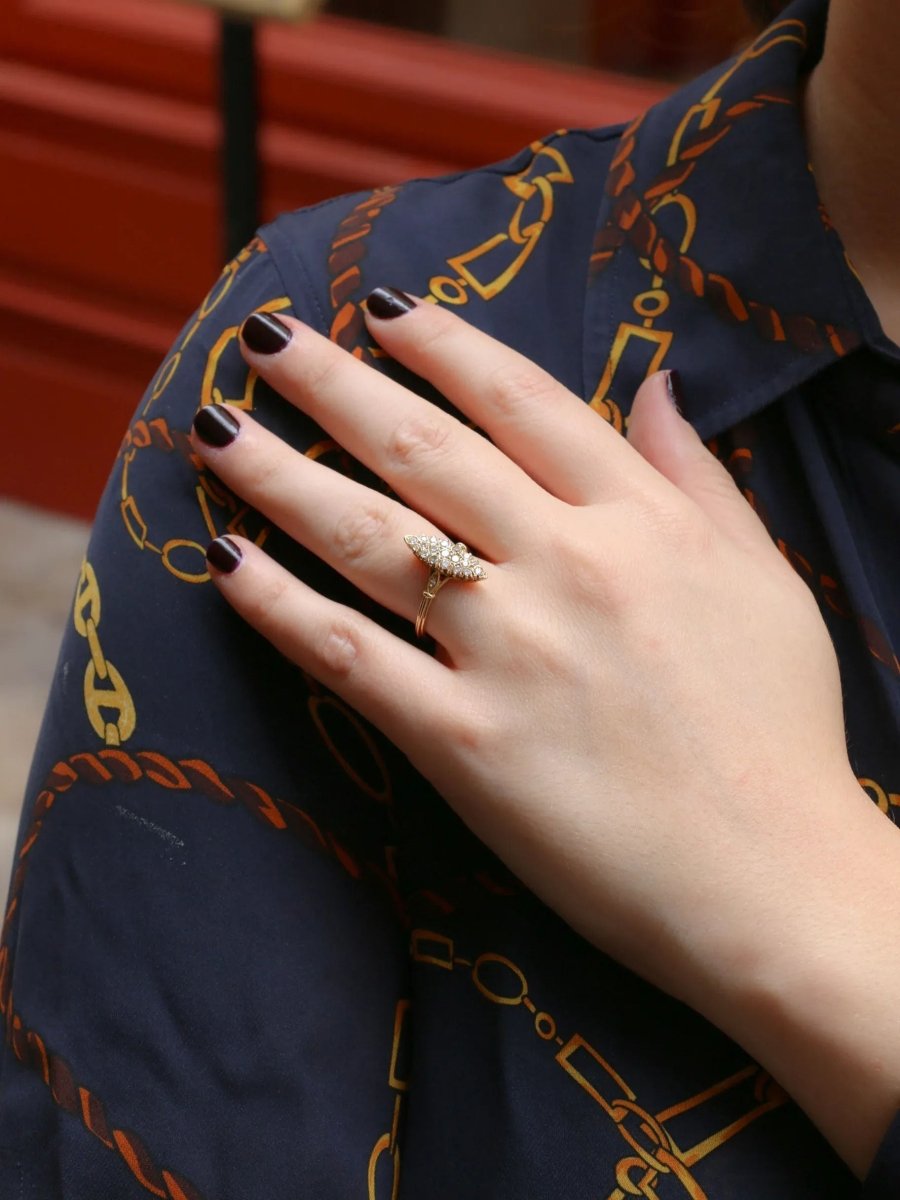 Bague Marquise en or jaune et diamants - Castafiore