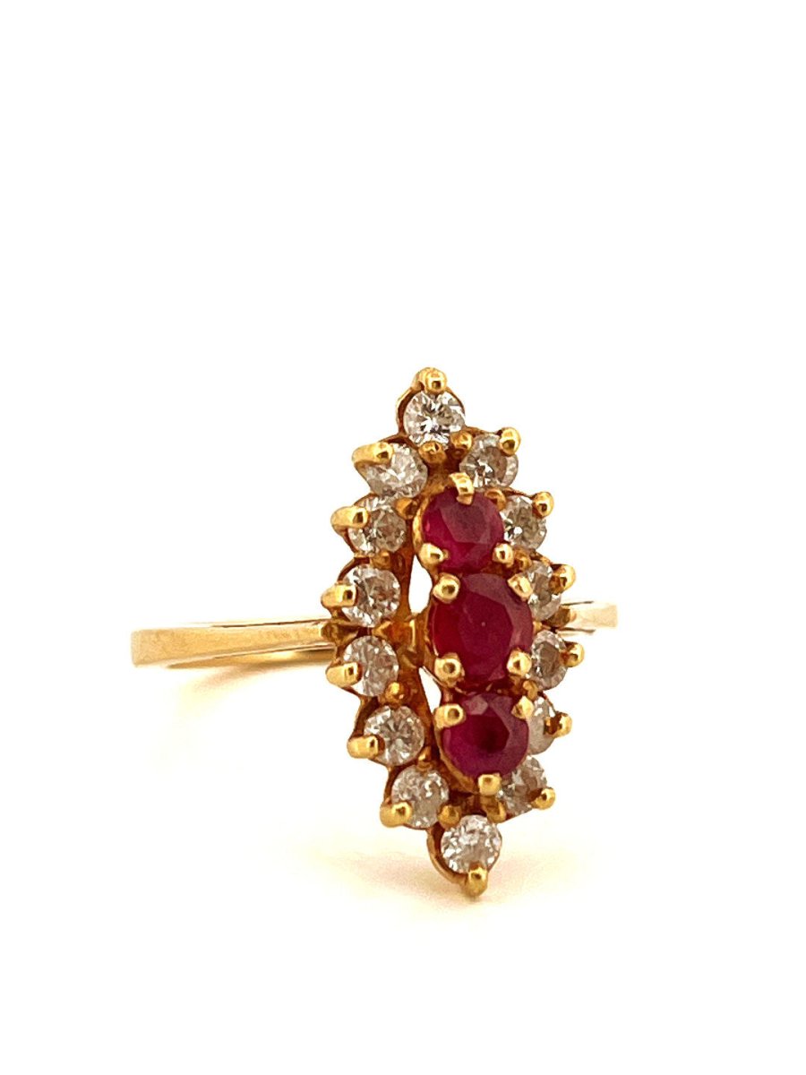 Bague Marquise en or jaune et en rubis et diamants - Castafiore