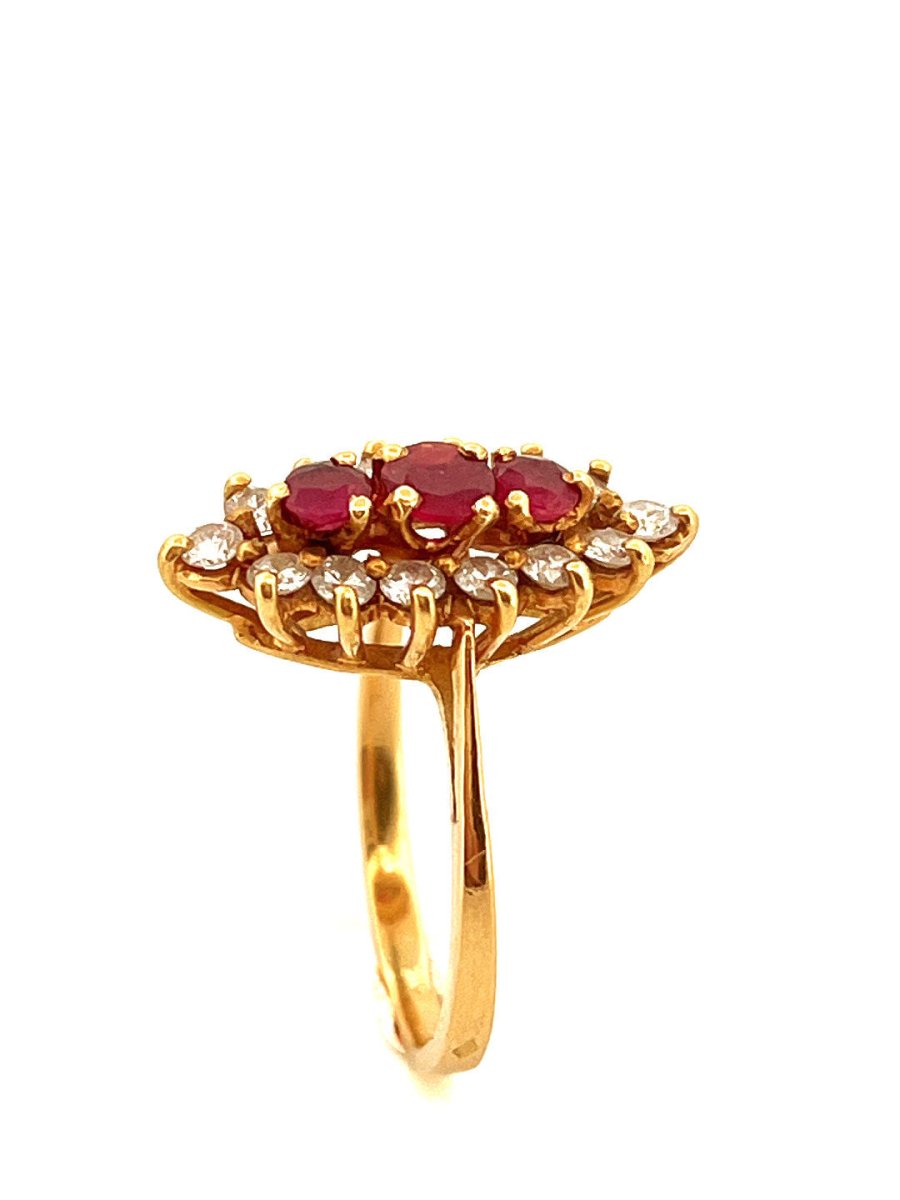 Bague Marquise en or jaune et en rubis et diamants - Castafiore