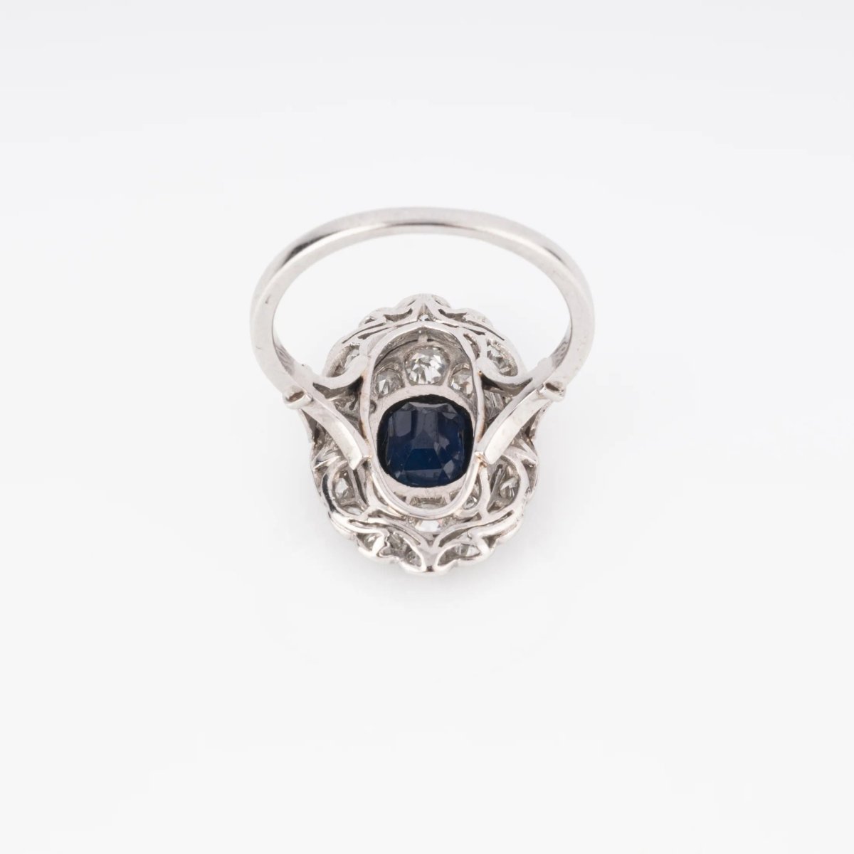 Bague marquise en platine - Castafiore