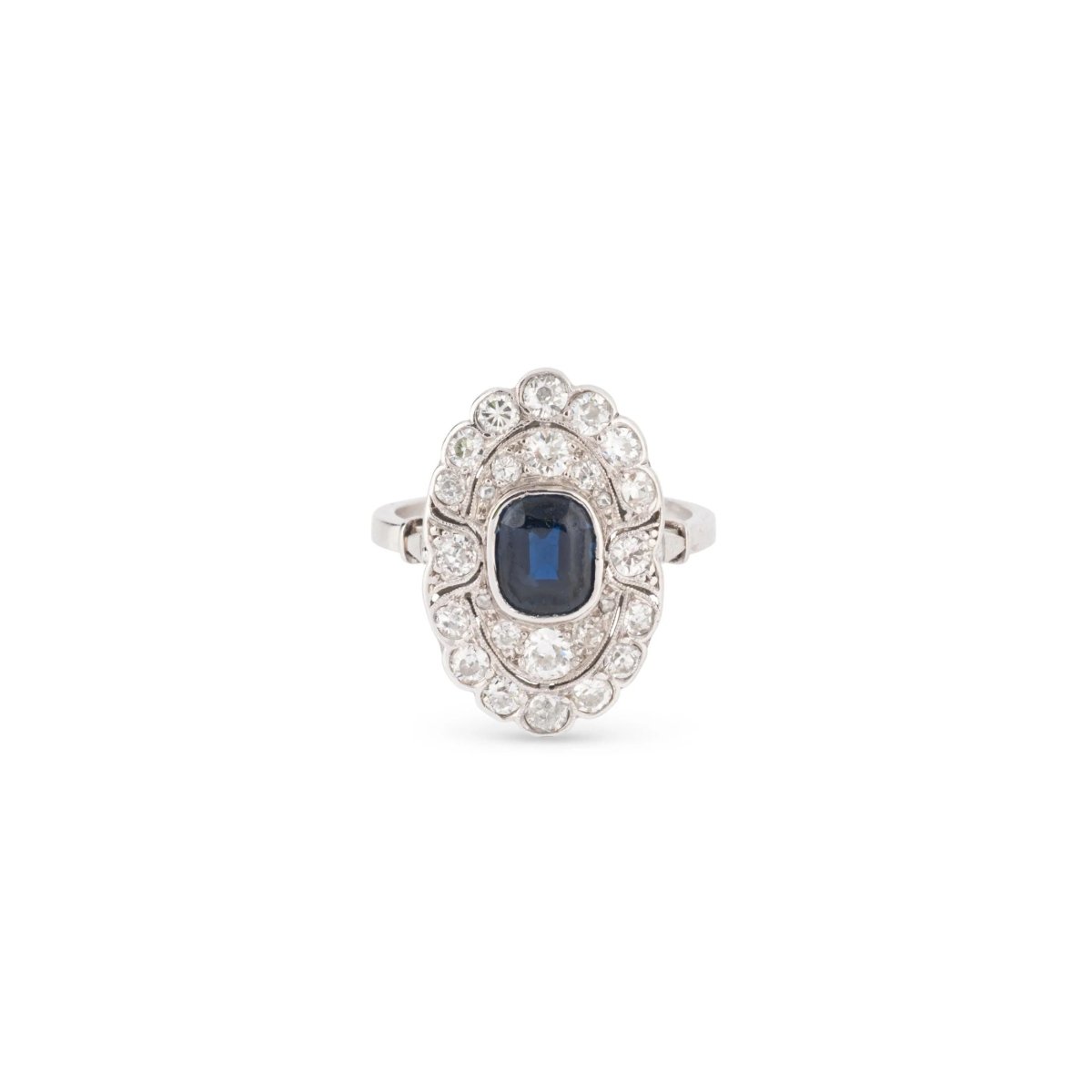 Bague marquise en platine - Castafiore