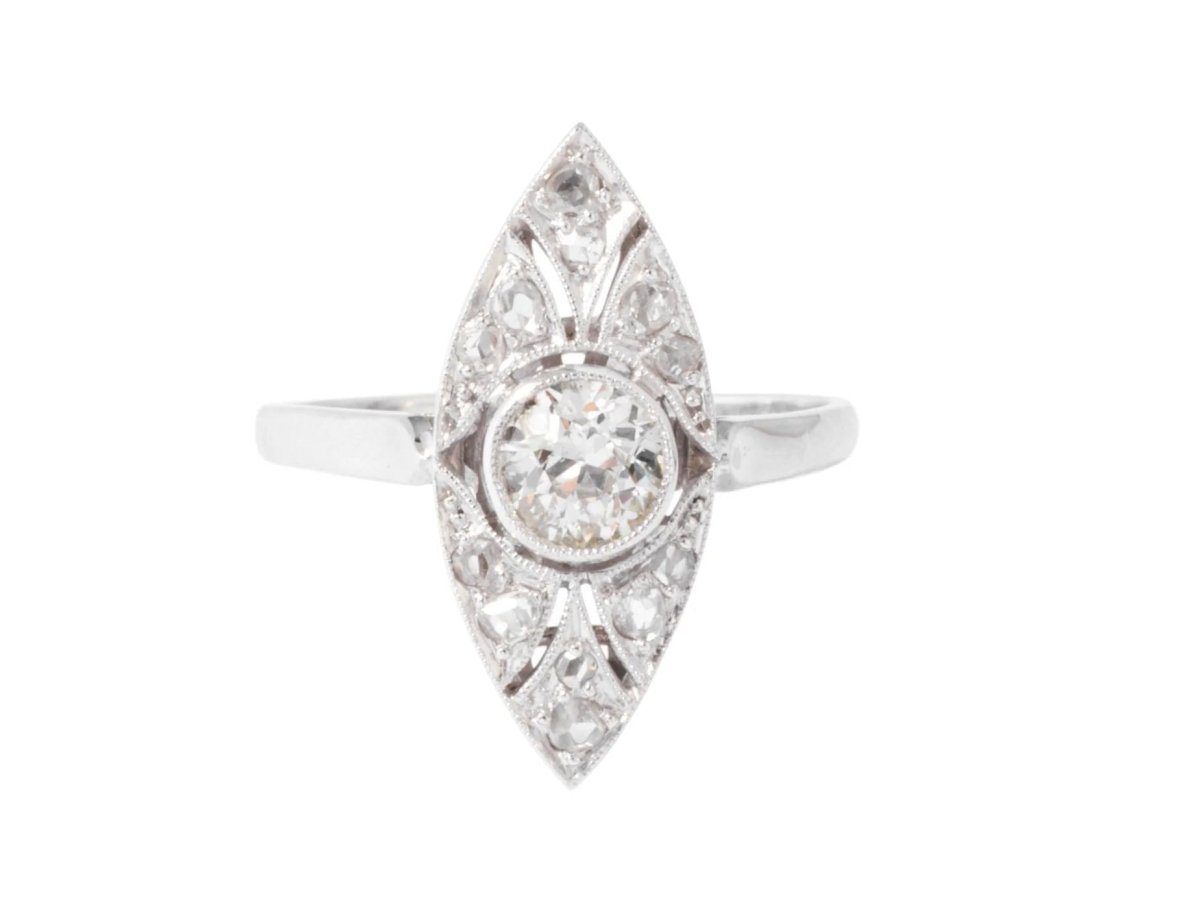 Bague marquise en platine et diamant - Castafiore