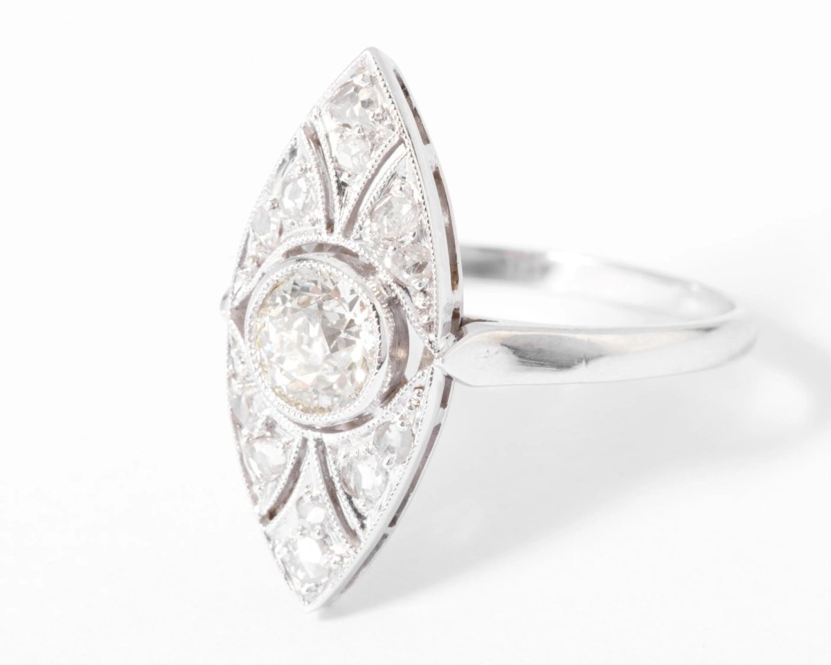 Bague marquise en platine et diamant - Castafiore