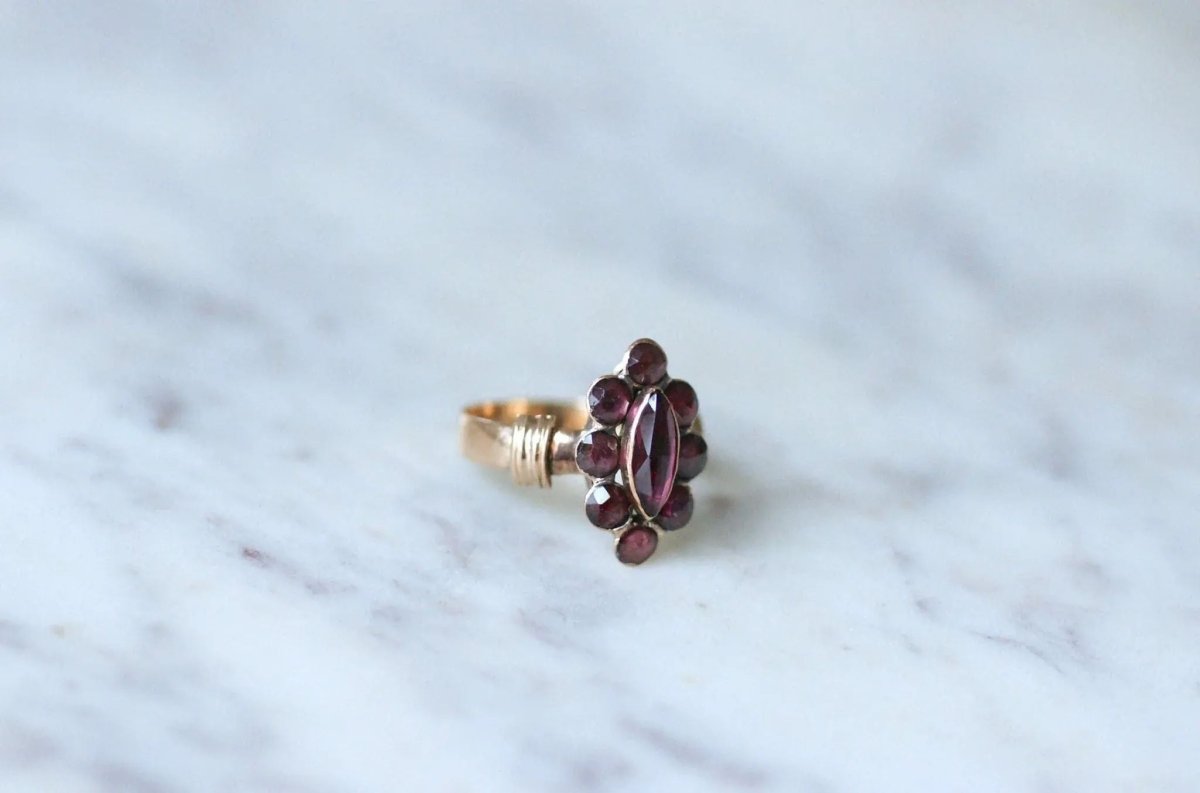 Bague marquise grenats de Perpignan - Castafiore