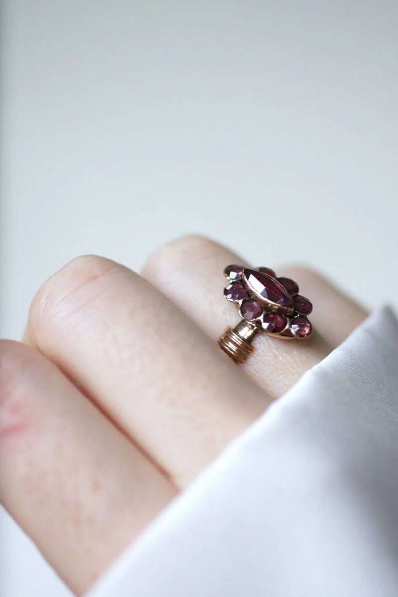 Bague marquise grenats de Perpignan - Castafiore